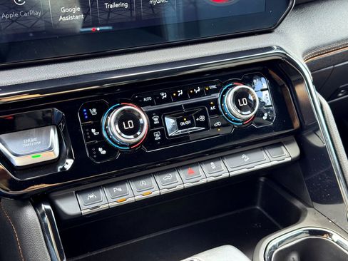 Used 2024 GMC Sierra 1500 AT4 w/ Technology Package image 29