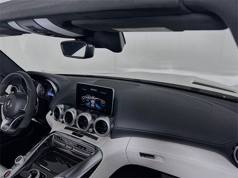 Used 2018 Mercedes-Benz AMG GT Roadster image 27