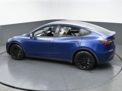 Used 2021 Tesla Model Y Long Range image 41
