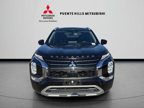 Used 2022 Mitsubishi Outlander SEL FWD image 2