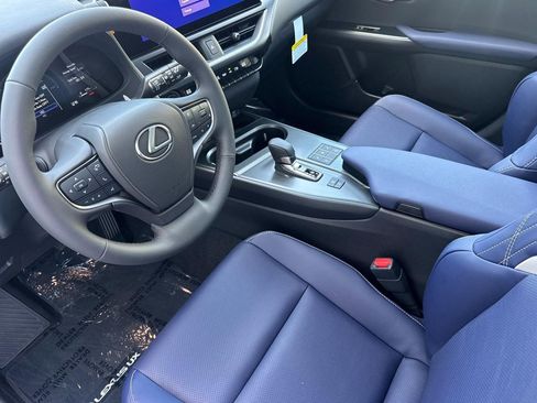 New 2026 Lexus UX 300h FWD image 4