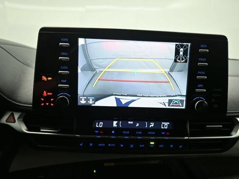 Used 2021 Toyota Sienna Limited FWD image 17