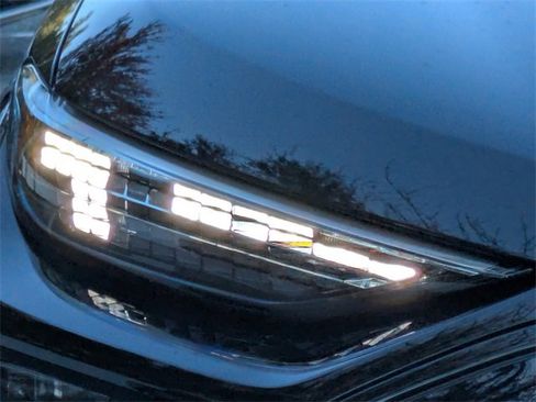 Used 2025 Audi Q6 e-tron Premium Plus w/ Premium Plus image 13