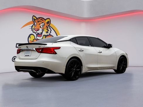 Used 2017 Nissan Maxima SR w/ Midnight Edition image 5