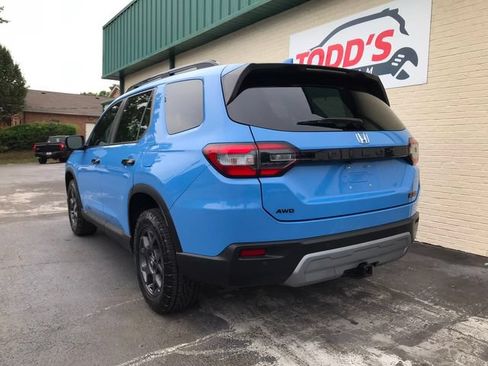 Used 2023 Honda Pilot TrailSport image 7