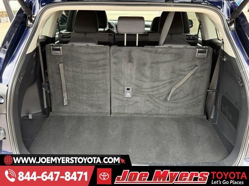 Used 2025 Toyota Highlander LE image 30