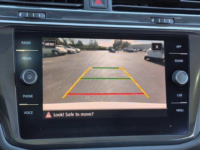 Used 2020 Volkswagen Tiguan SE w/ Panoramic Sunroof Package FWD image 13