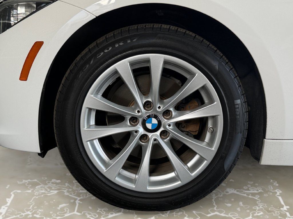 Used 2017 BMW 320i Sedan RWD image 14