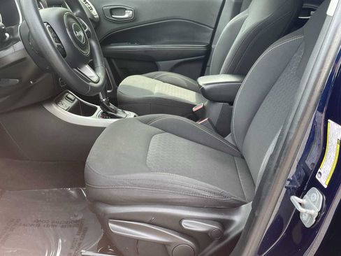 Used 2018 Jeep Compass Sport w/ Tech Group FWD image 10