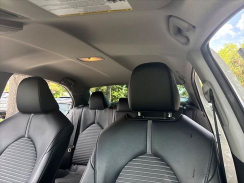 Used 2022 Toyota Camry SE FWD image 18