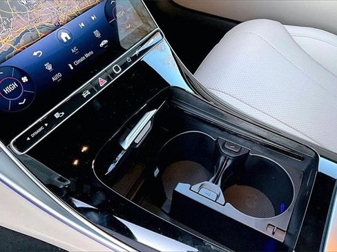 New 2026 Mercedes-Benz CLE 300 4MATIC Coupe image 11