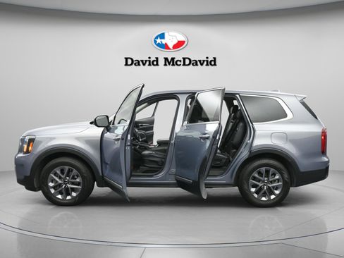 Used 2024 Kia Telluride LX image 7