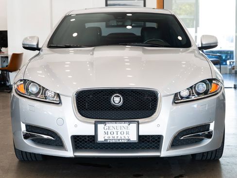 Used 2013 Jaguar XF 3.0 image 2