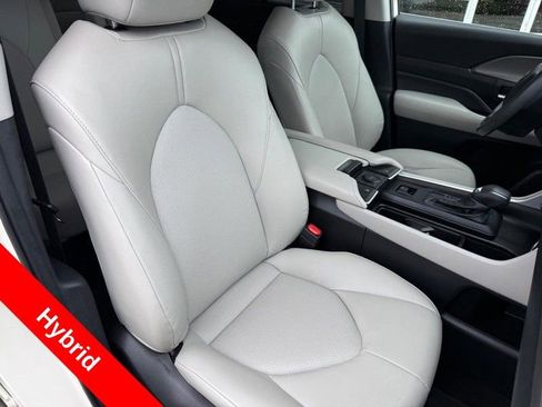 Used 2024 Toyota Grand Highlander XLE FWD image 11