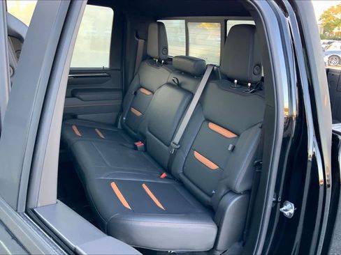 Used 2025 GMC Sierra 2500 AT4 w/ AT4 Premium Plus Package image 20