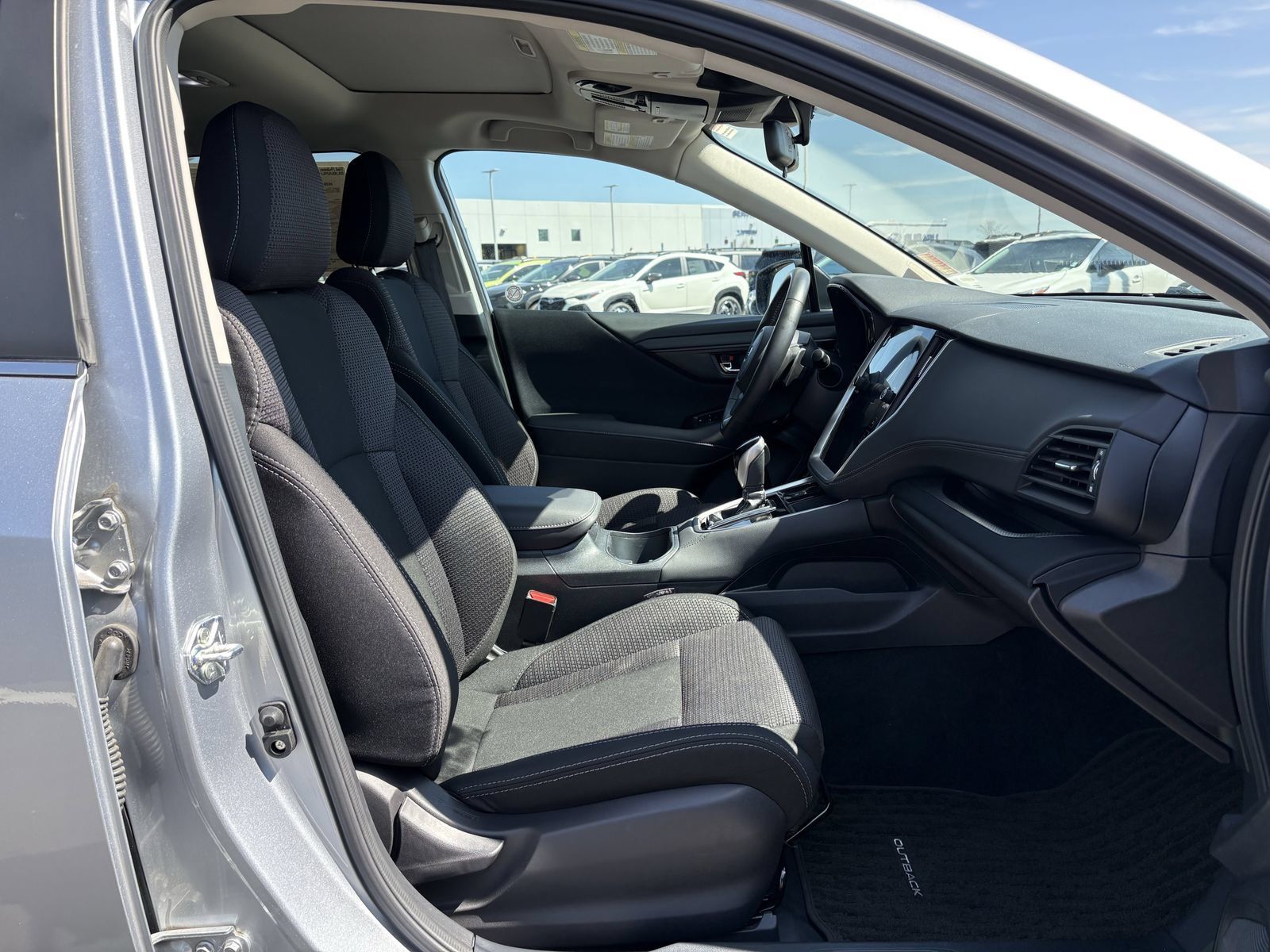 Used 2025 Subaru Outback Premium AWD/4WD image 29