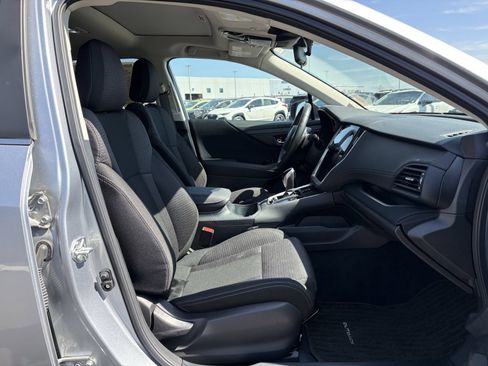 Used 2025 Subaru Outback Premium AWD/4WD image 29