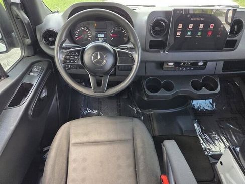 Used 2022 Mercedes-Benz Sprinter 2500 image 17
