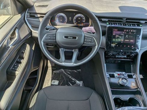 New 2026 Jeep Grand Cherokee Laredo AWD/4WD image 15