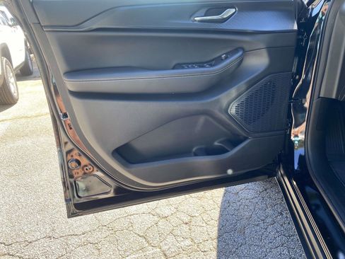 New 2025 Jeep Grand Cherokee Altitude image 19