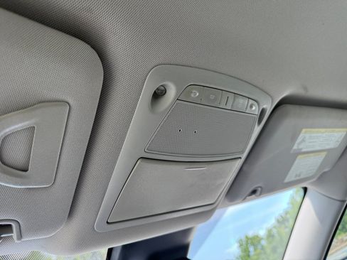 Used 2020 Nissan Rogue S FWD image 25