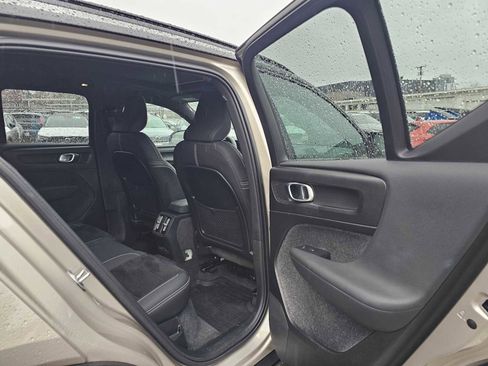 Certified 2023 Volvo XC40 Recharge Ultimate w/ Protection Package Premier image 15