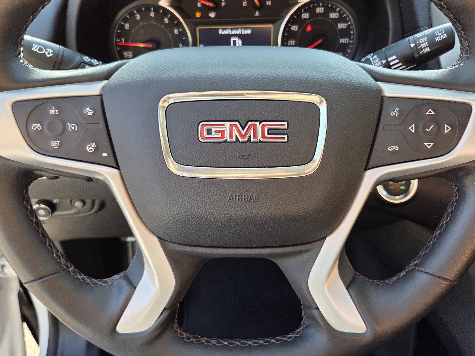 Certified 2023 GMC Terrain SLT FWD image 34