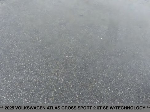Used 2025 Volkswagen Atlas Cross Sport SE image 6