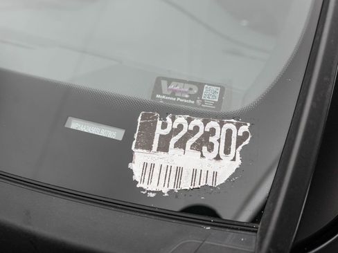 Certified 2025 Porsche Macan image 32