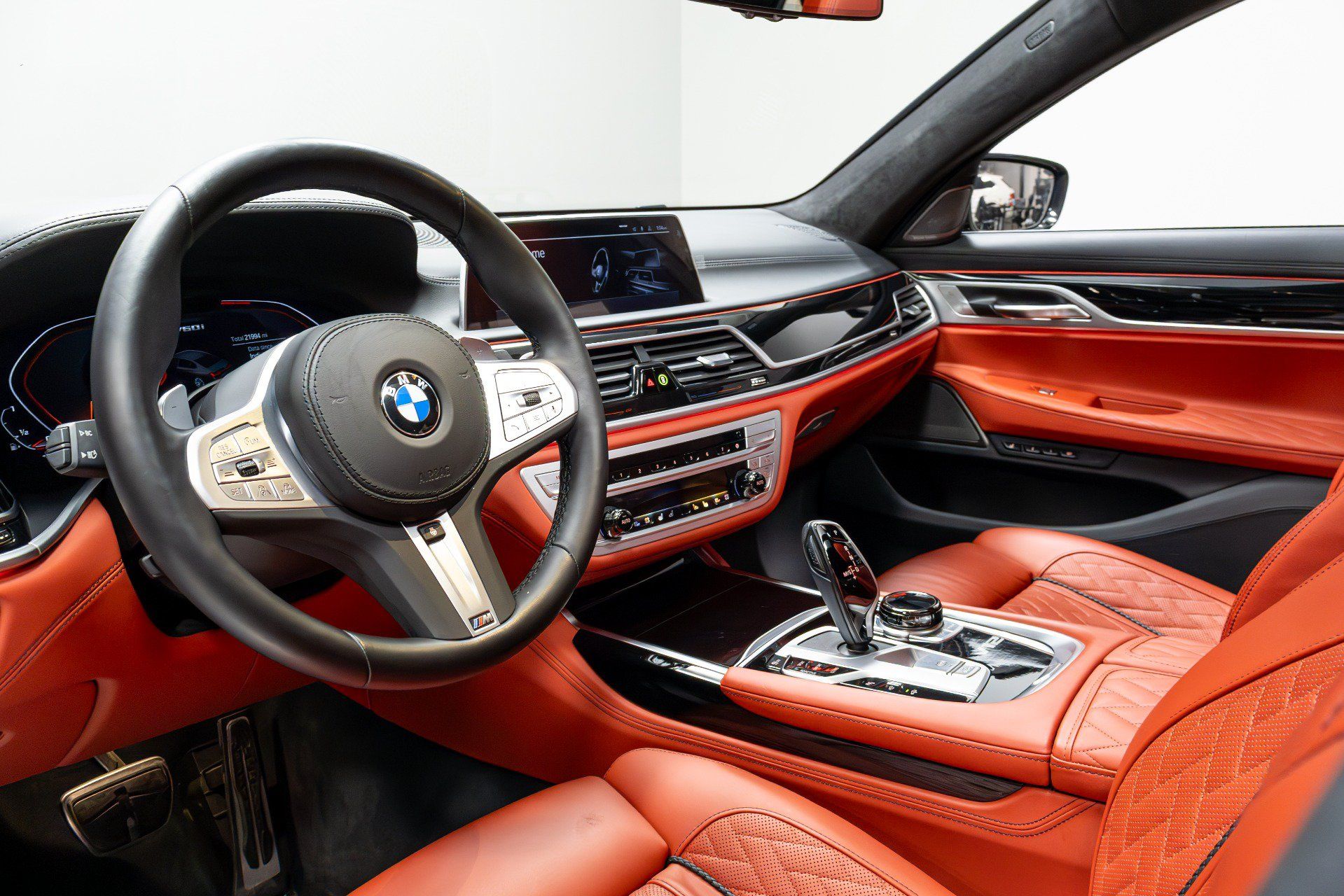 Used 2022 BMW M760i xDrive AWD/4WD image 8