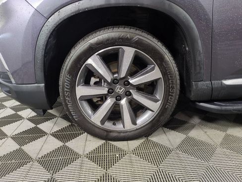 Certified 2025 Honda Pilot Touring image 31