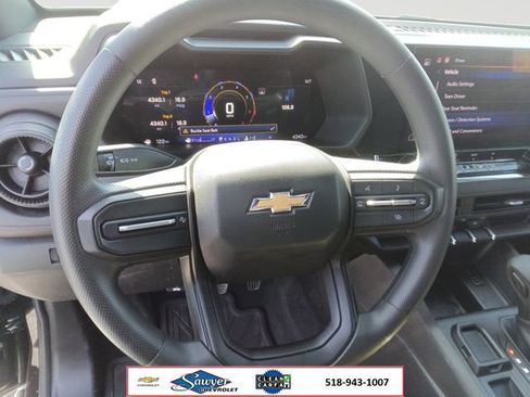 Used 2024 Chevrolet Colorado W/T RWD image 13