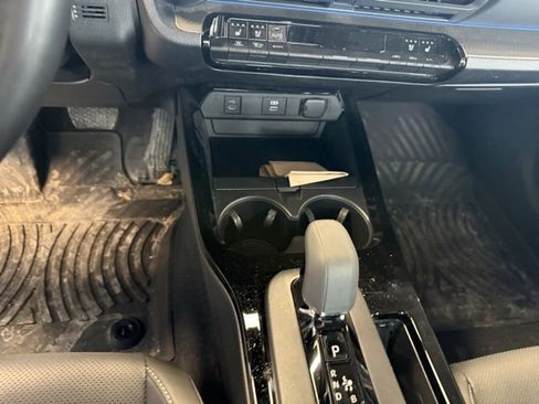 Used 2024 Toyota Prius Limited w/ Limited Premium Package image 10