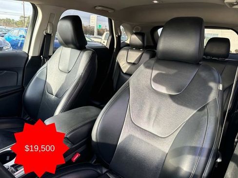 Used 2022 Ford Edge Titanium w/ Equipment Group 301A image 9