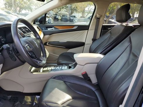 Used 2019 Lincoln MKC Select w/ Select Plus Package image 17