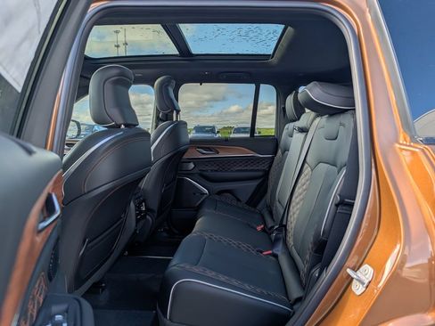 New 2026 Jeep Grand Cherokee Summit w/ Obsidian Package AWD/4WD image 6