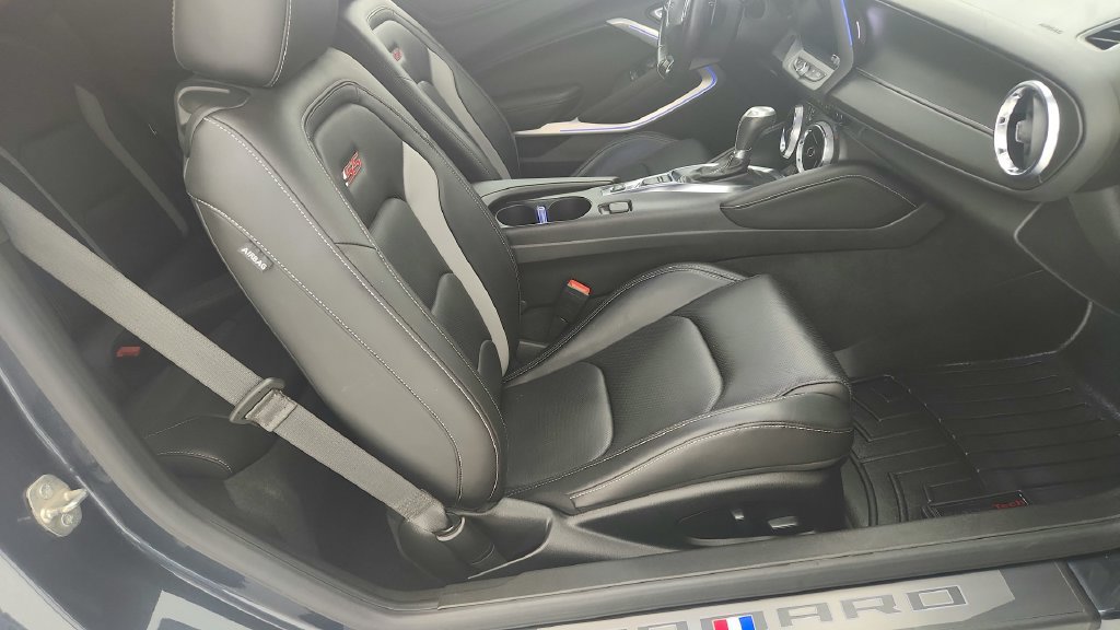Used 2021 Chevrolet Camaro SS RWD image 27