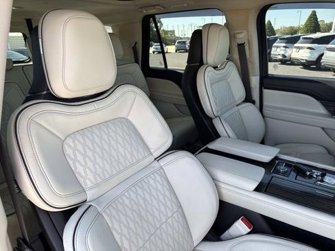 Used 2022 Lincoln Navigator L Black Label image 21