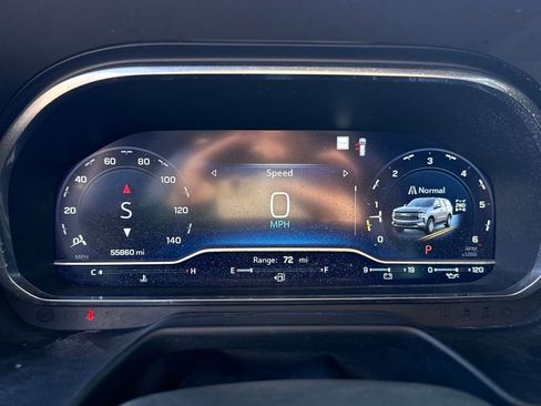 Used 2022 Chevrolet Suburban LT w/ LT Signature Package image 25