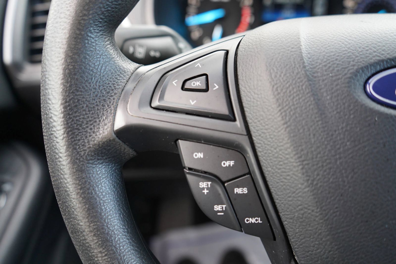 Used 2019 Ford Edge SE FWD image 14