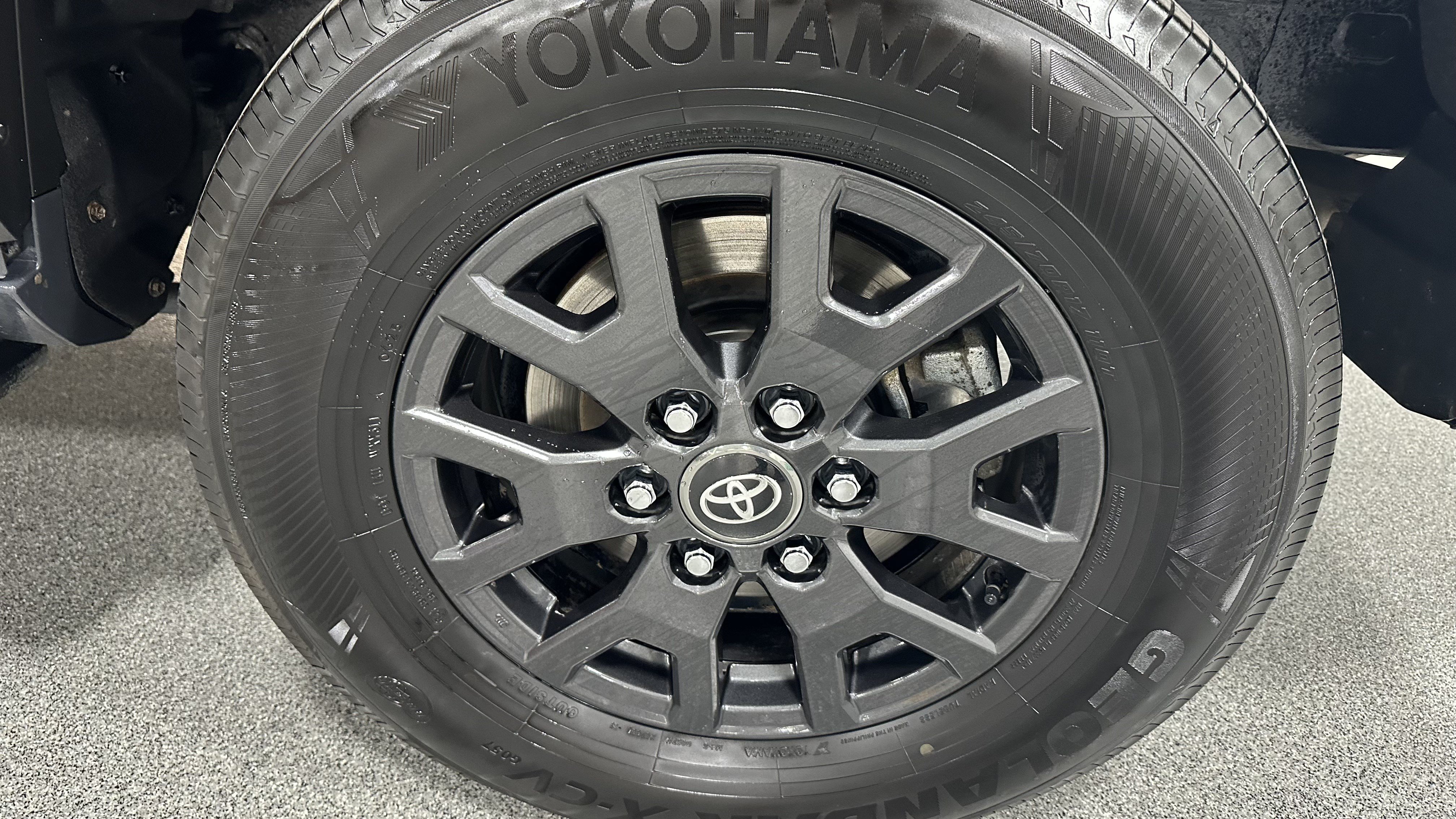 Used 2025 Toyota 4Runner SR5 AWD/4WD image 13