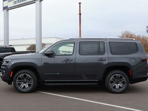 New 2025 Jeep Wagoneer 4WD w/ Premium Group I image 9