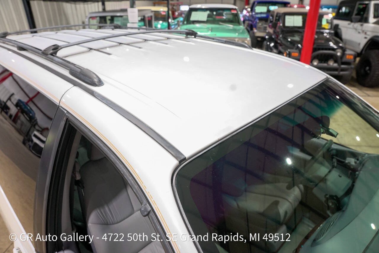 Used 1997 Chrysler Town & Country LXi FWD image 18