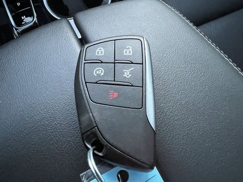 Used 2021 Buick Envision Essence w/ Technology Package I image 41