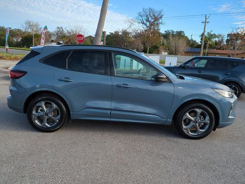 Used 2024 Ford Escape ST-Line image 3