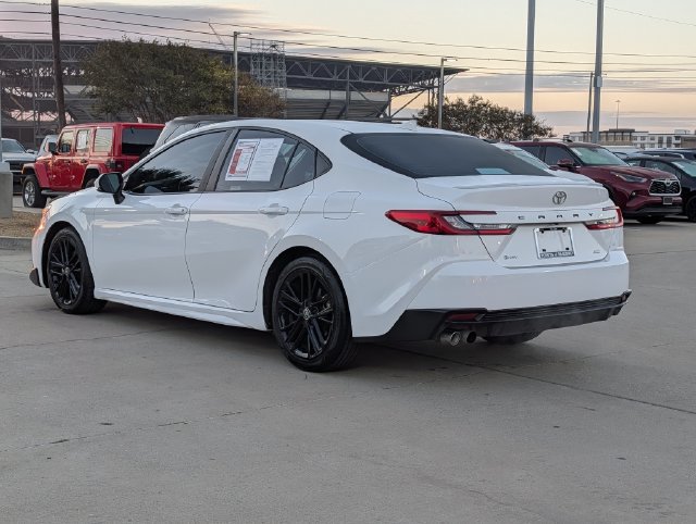 Used 2025 Toyota Camry SE w/ Convenience Package FWD image 9