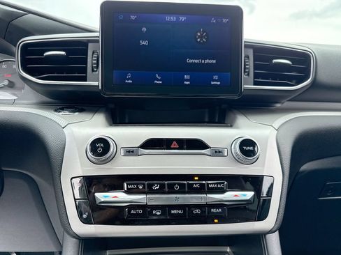Used 2024 Ford Explorer XLT w/ Equipment Group 202A AWD/4WD image 24