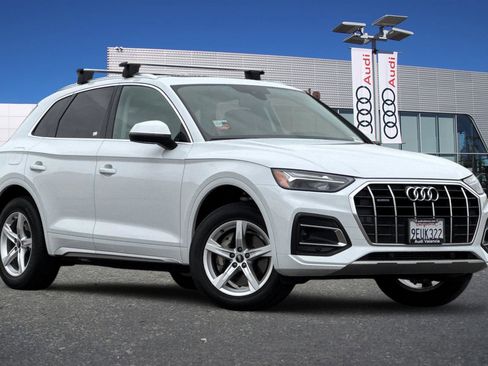 Used 2023 Audi Q5 2.0T Premium w/ Convenience Package image 2