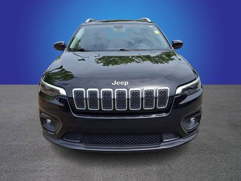 Used 2019 Jeep Cherokee Latitude Plus w/ Comfort/Convenience Group FWD image 2