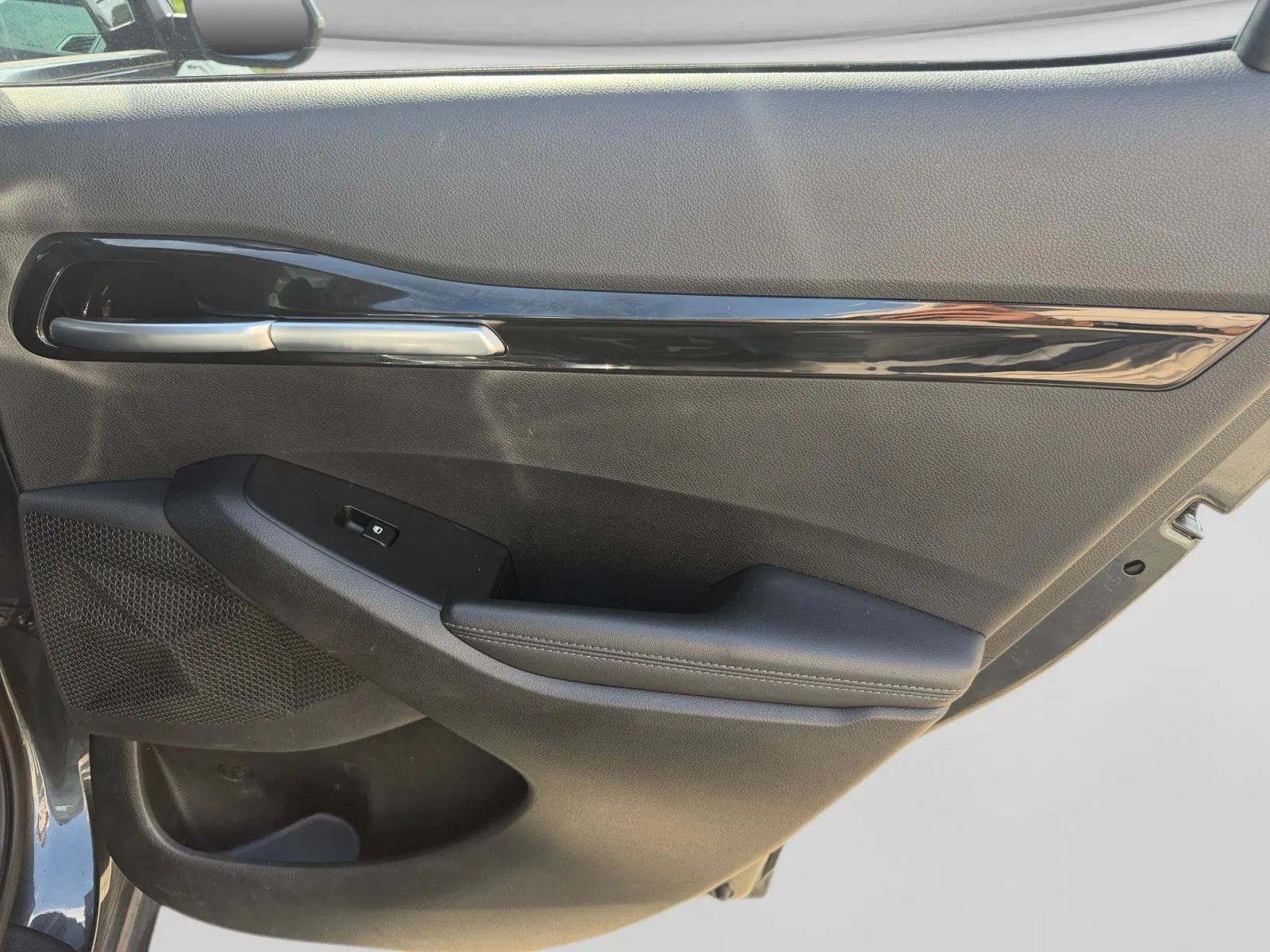 Used 2024 Kia Seltos EX FWD image 28